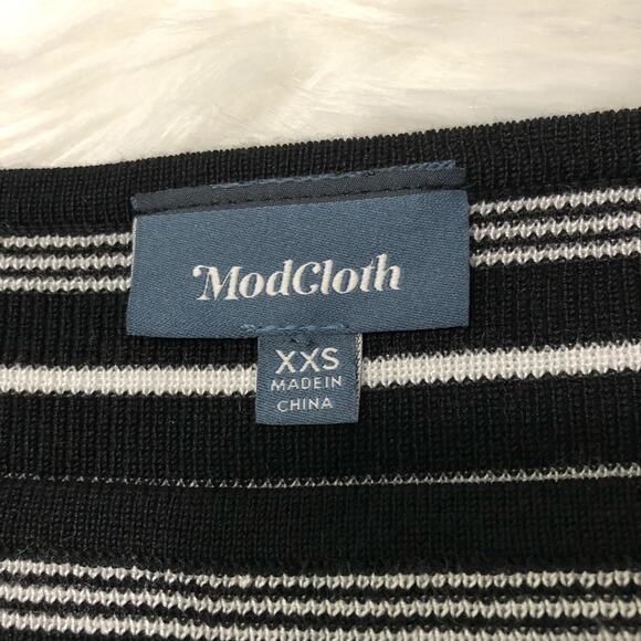 ModCloth NWOT Ruffle Knit Top Stripe Size XXS Half Sleeve Black White Boat Neck - Picture 5 of 8